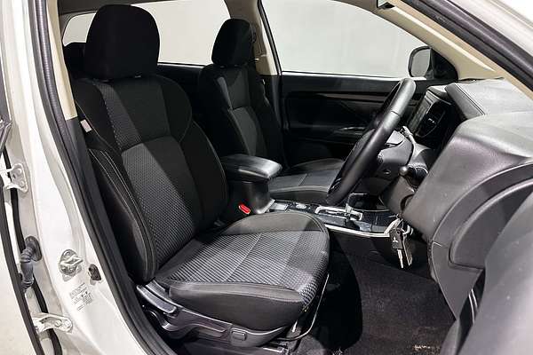 2020 Mitsubishi Outlander ES ZL