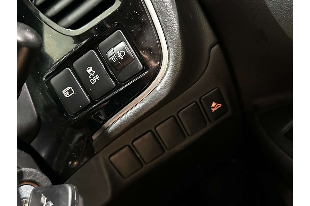 2020 Mitsubishi Outlander ES ZL