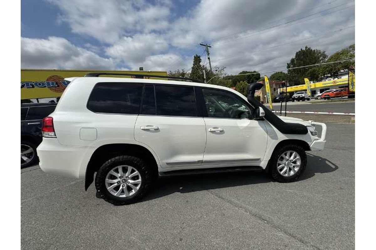 2017 Toyota Landcruiser Sahara VDJ200R