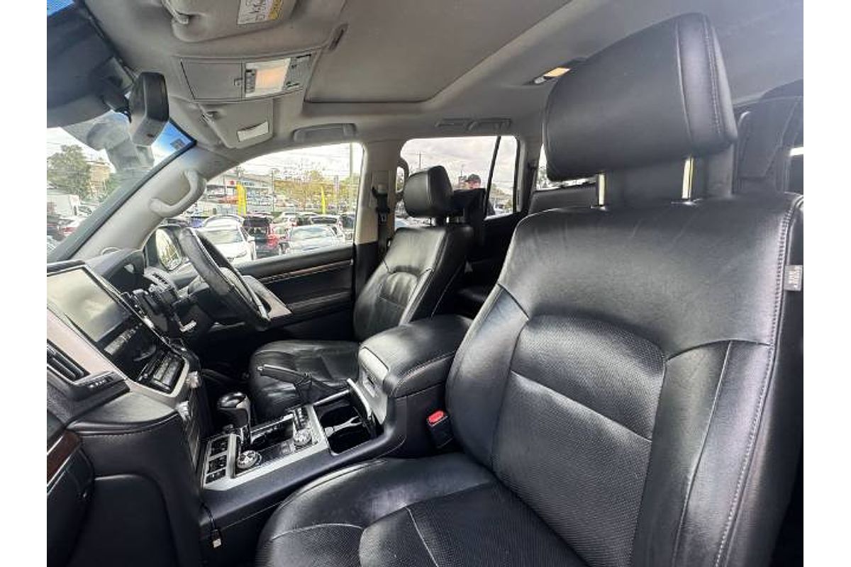 2017 Toyota Landcruiser Sahara VDJ200R