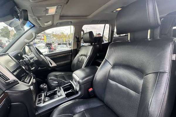 2017 Toyota Landcruiser Sahara VDJ200R