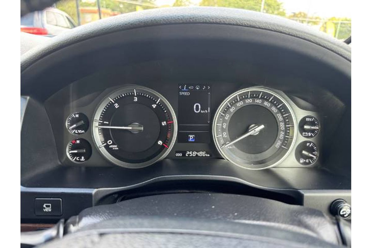 2017 Toyota Landcruiser Sahara VDJ200R