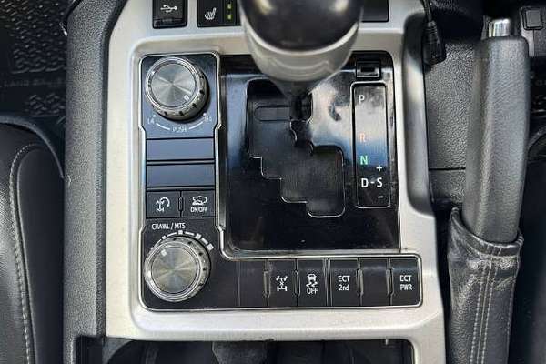 2017 Toyota Landcruiser Sahara VDJ200R