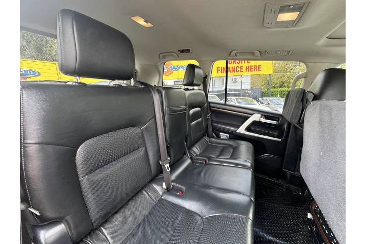 2017 Toyota Landcruiser Sahara VDJ200R