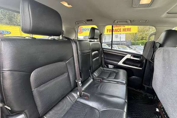 2017 Toyota Landcruiser Sahara VDJ200R