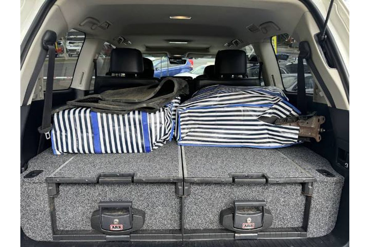 2017 Toyota Landcruiser Sahara VDJ200R