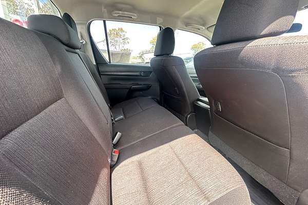 2020 Toyota Hilux Hilux 4x4 SR 2.8L T Diesel Automatic Double Cab
