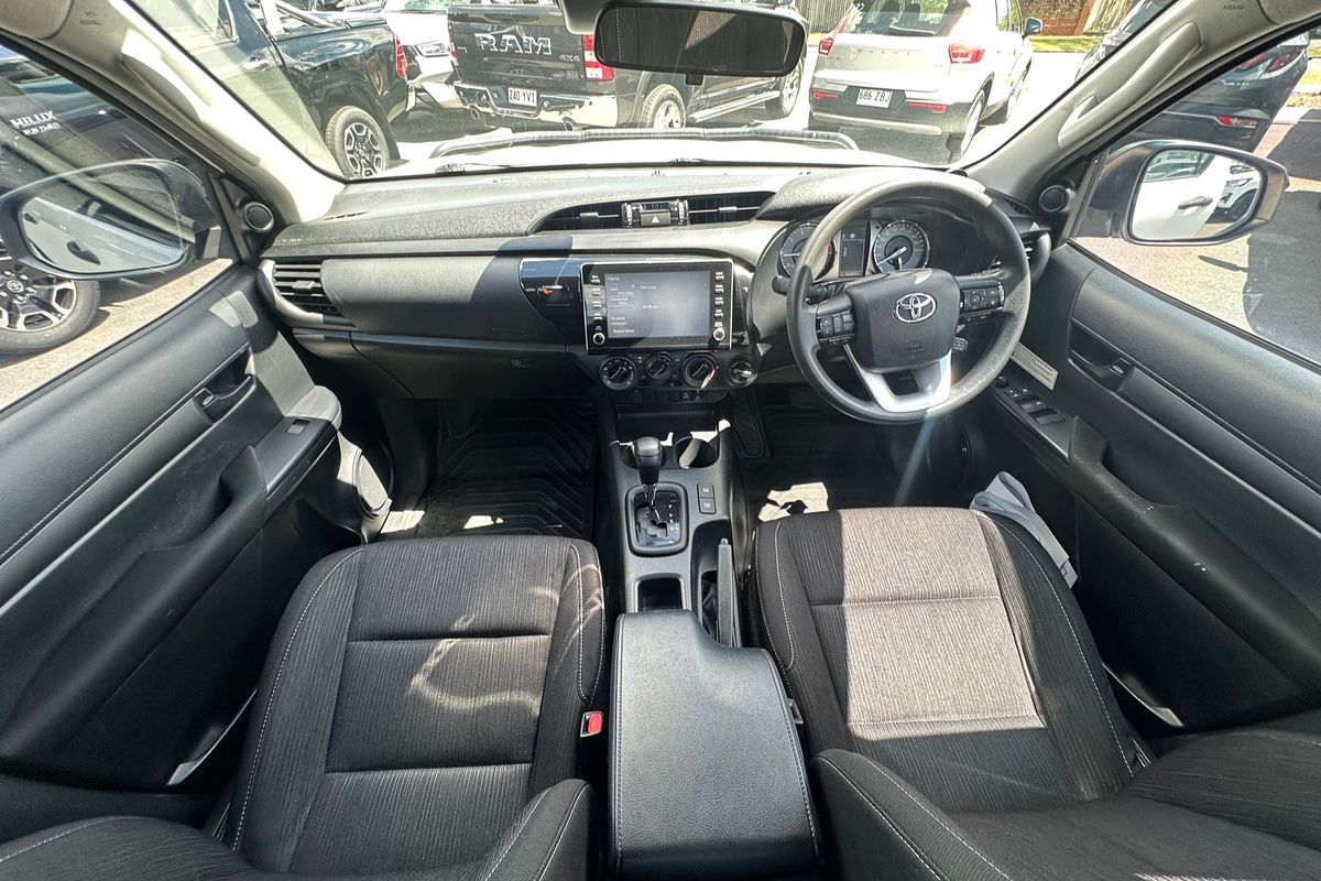 2020 Toyota Hilux Hilux 4x4 SR 2.8L T Diesel Automatic Double Cab
