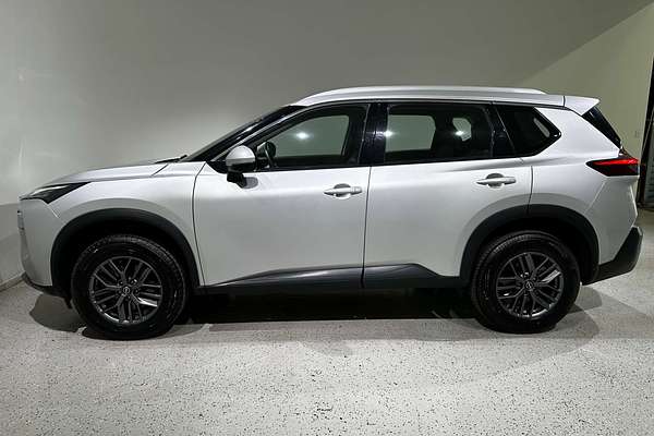 2024 Nissan X-TRAIL ST T33