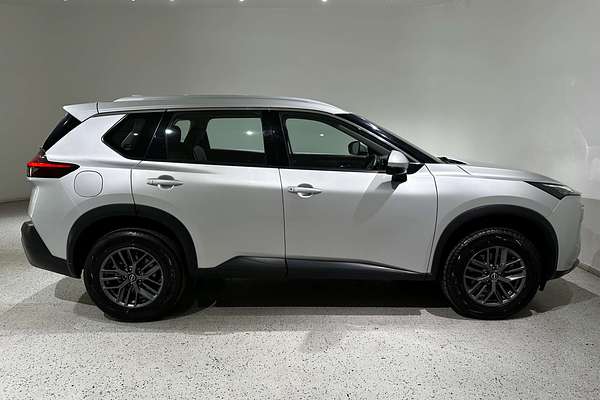2024 Nissan X-TRAIL ST T33