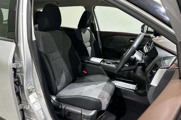 2024 Nissan X-TRAIL ST T33