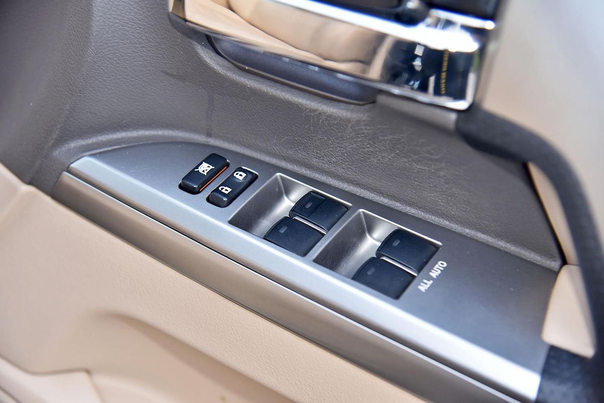 2015 Toyota Landcruiser SAHARA (4x4) VDJ200R MY13