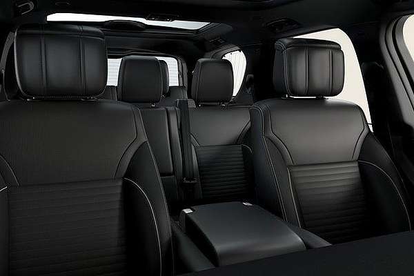 2025 Land Rover Discovery D350 Dynamic HSE Series 5