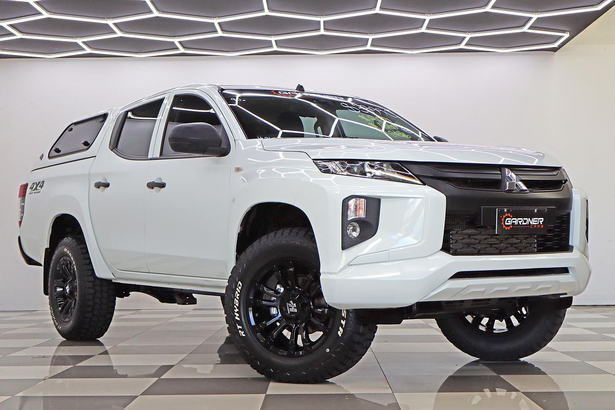2021 Mitsubishi Triton GLX ADAS MR 4X4