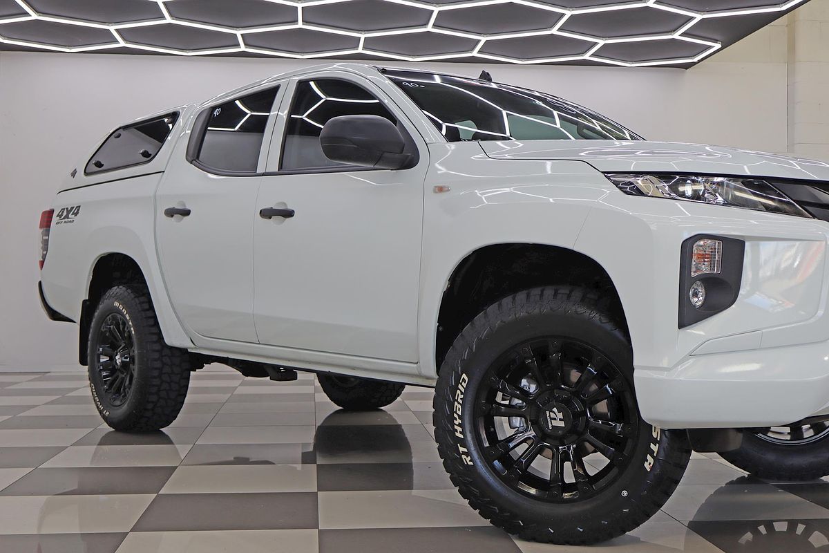 2021 Mitsubishi Triton GLX ADAS MR 4X4