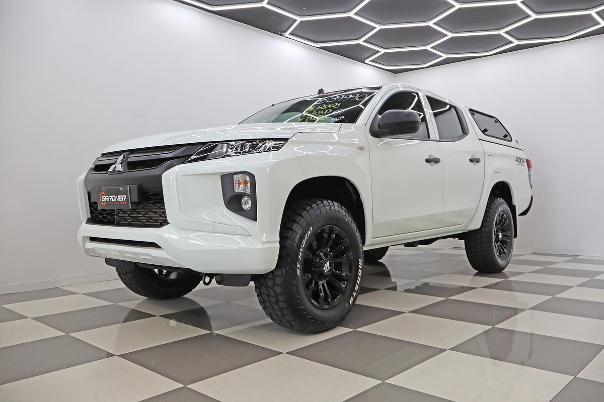 2021 Mitsubishi Triton GLX ADAS MR 4X4