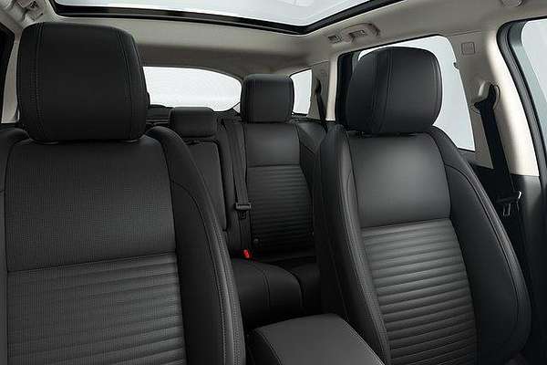 2025 Land Rover Discovery Sport P200 S L550