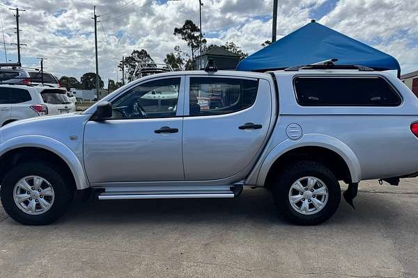 2013 Mitsubishi Triton GLX MN 4X4