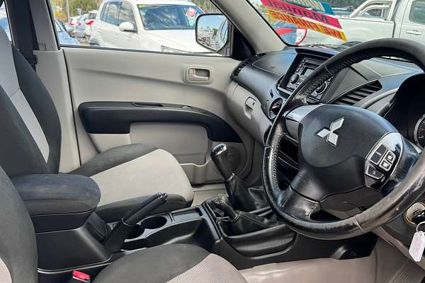 2013 Mitsubishi Triton GLX MN 4X4