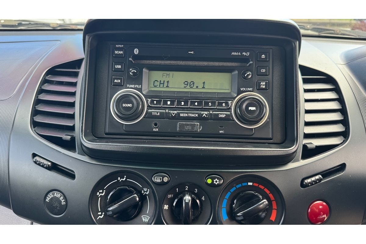 2013 Mitsubishi Triton GLX MN 4X4