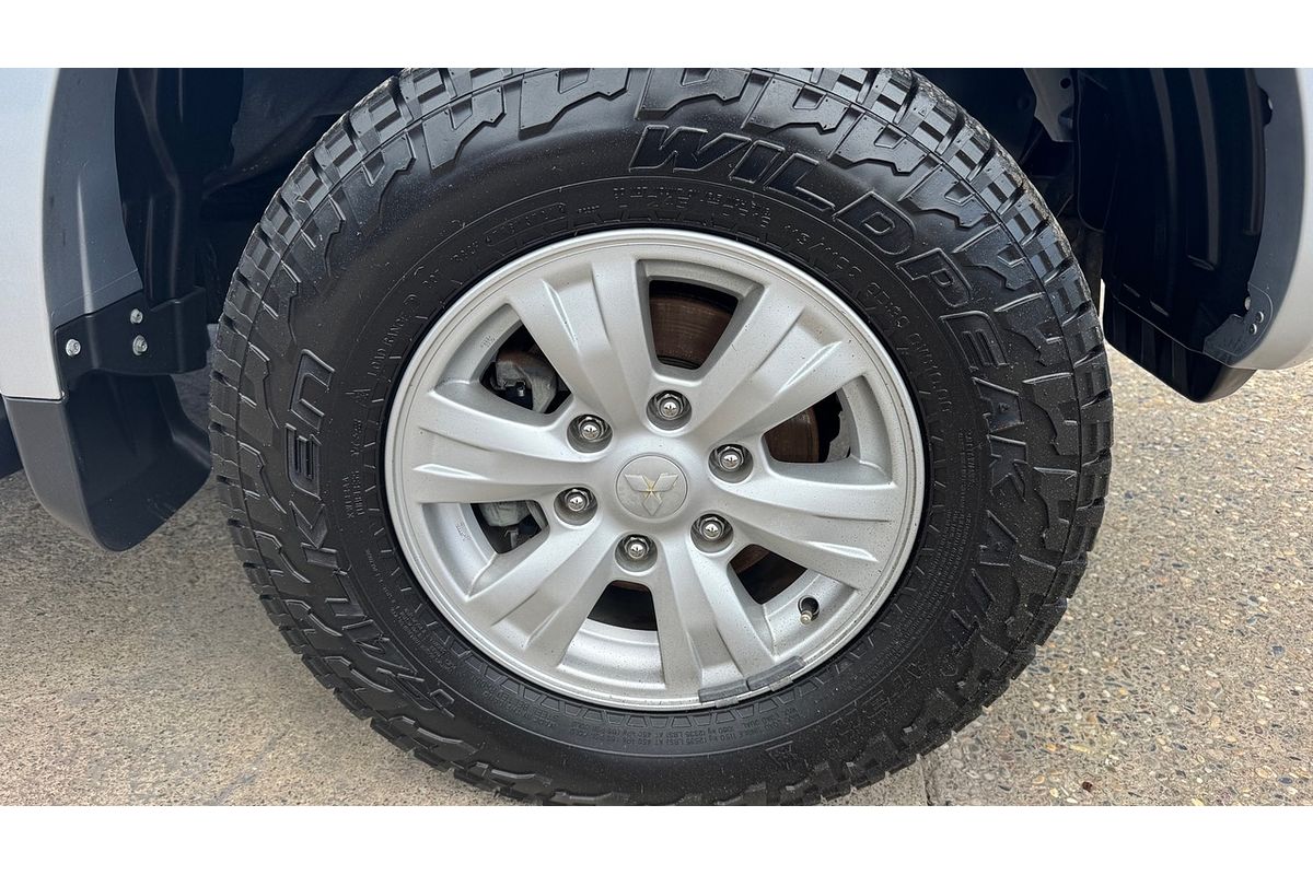 2013 Mitsubishi Triton GLX MN 4X4