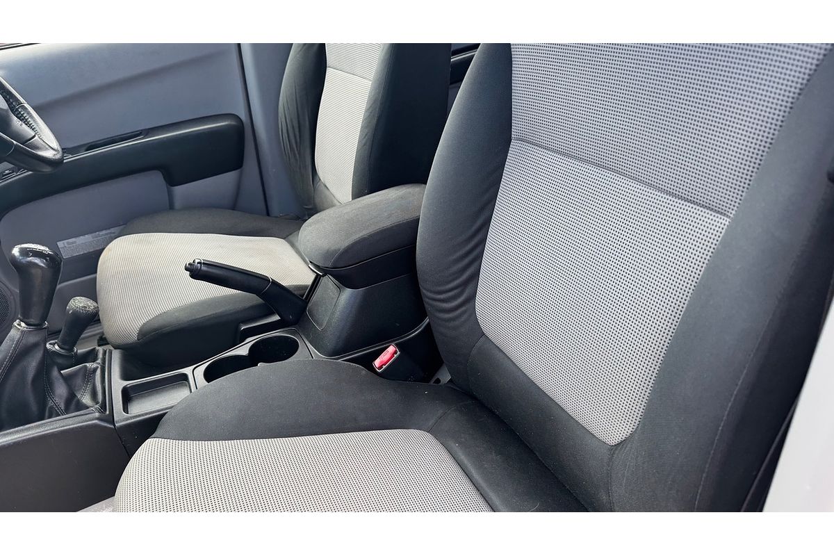 2013 Mitsubishi Triton GLX MN 4X4