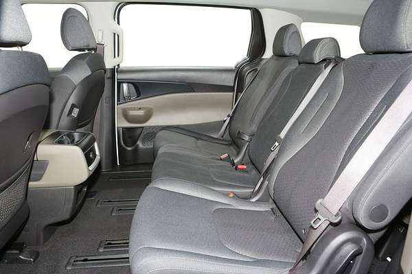 2024 Kia Carnival S KA4