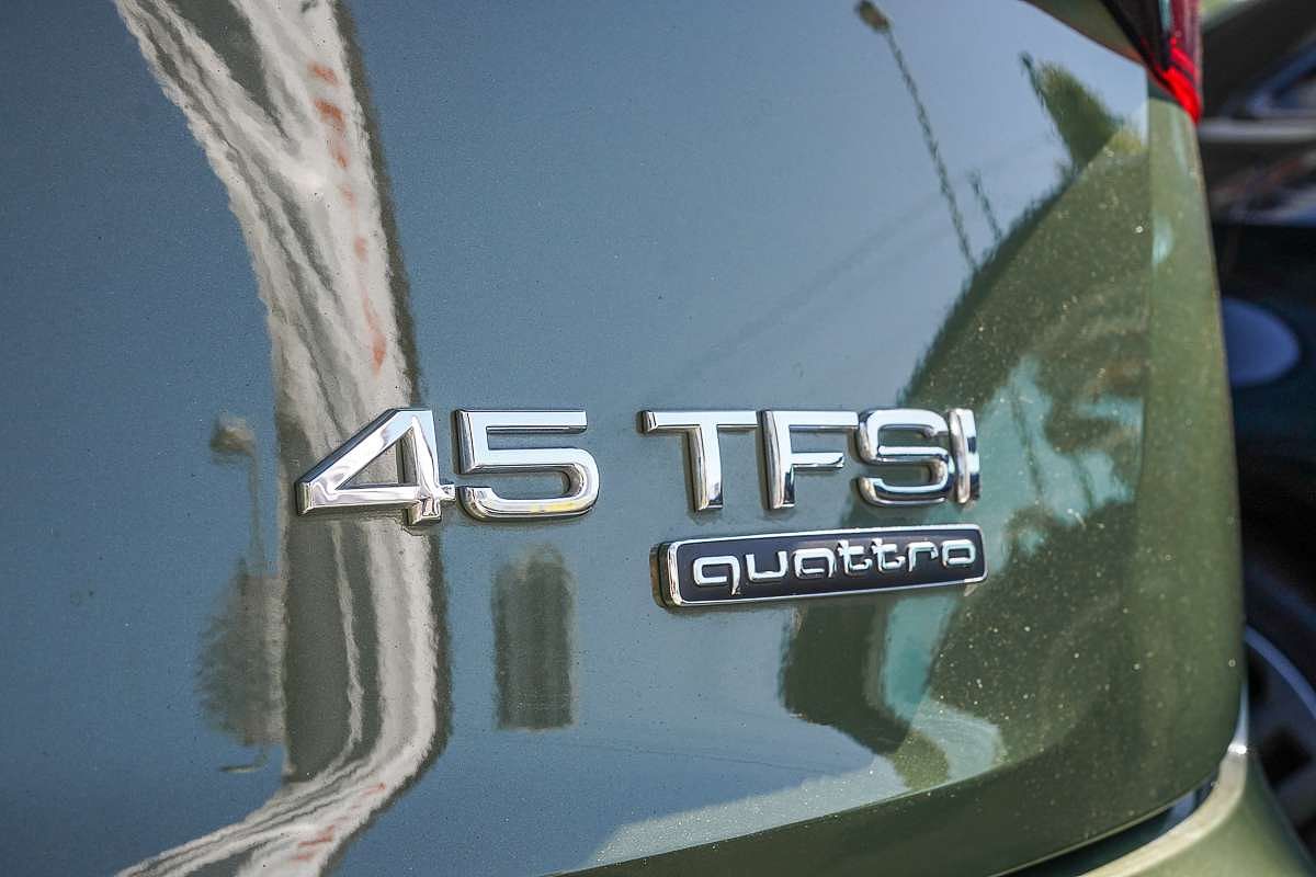 2024 Audi Q5 45 TFSI S line FY