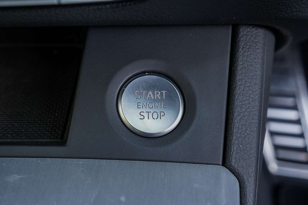 2024 Audi Q5 45 TFSI S line FY