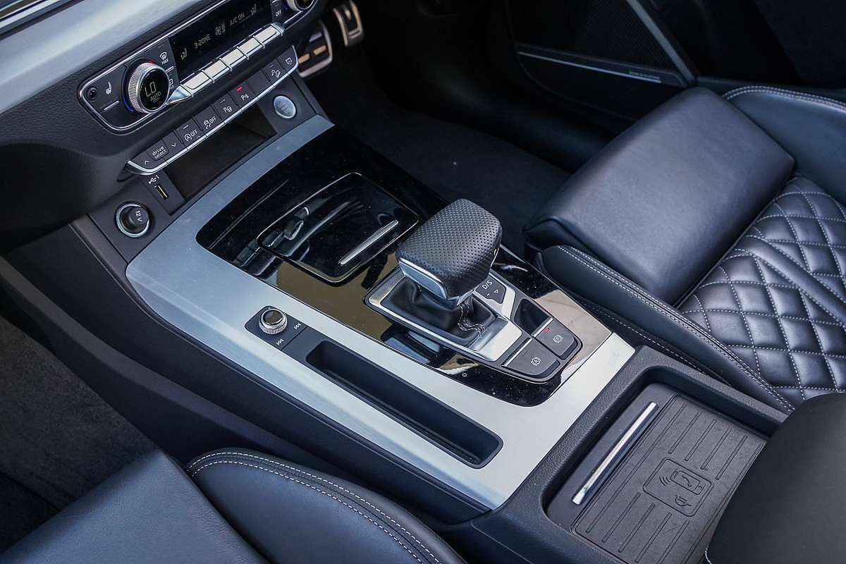 2024 Audi Q5 45 TFSI S line FY