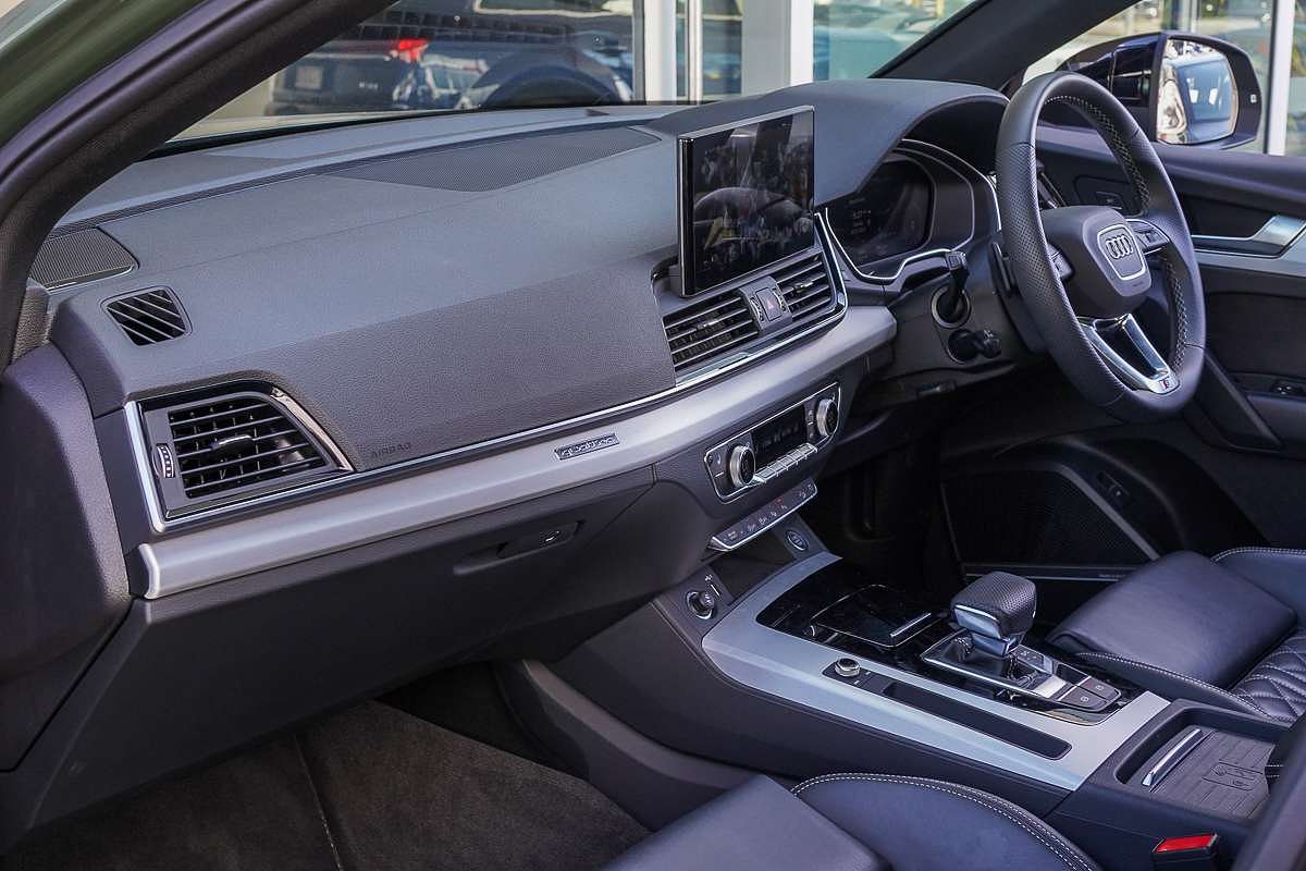 2024 Audi Q5 45 TFSI S line FY