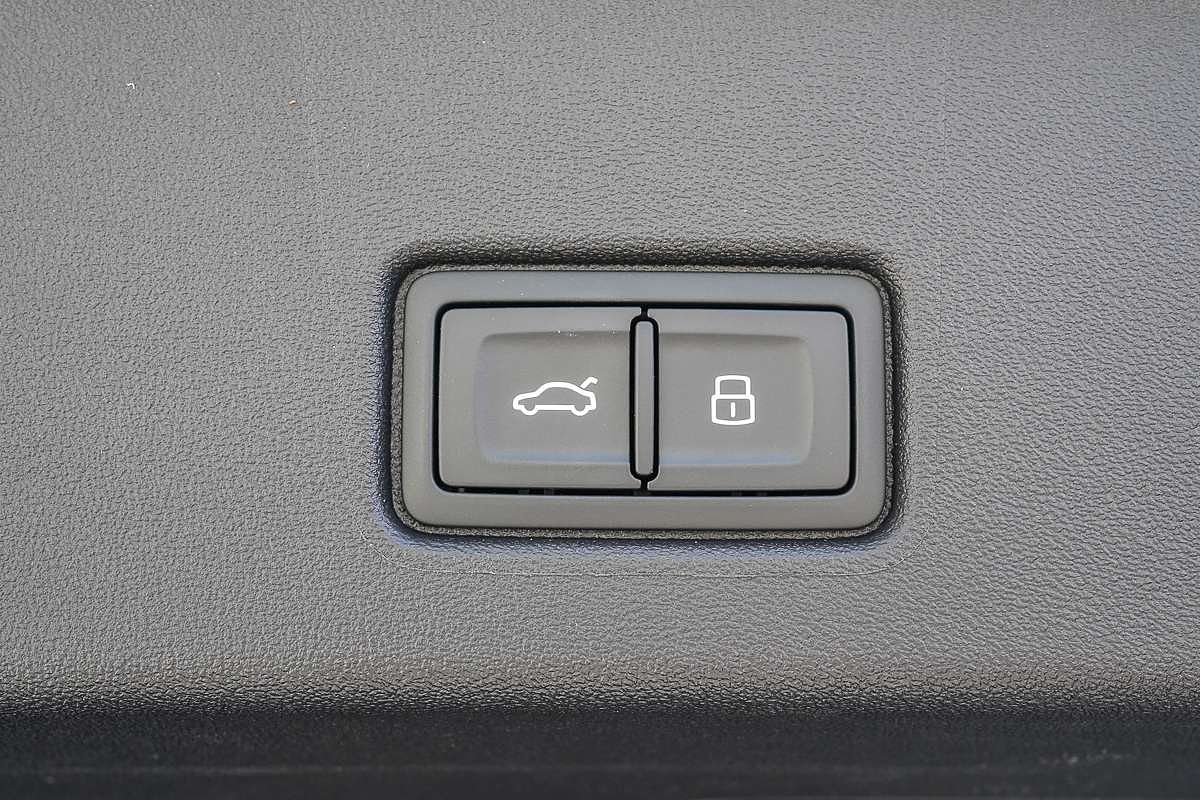 2024 Audi Q4 e-tron 55 F4