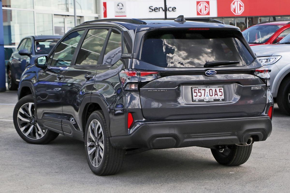 2025 Subaru Forester Hybrid Touring S6