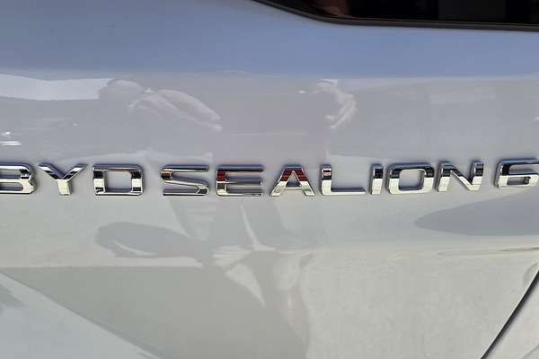 2025 BYD SEALION 6 Dynamic Extended Range