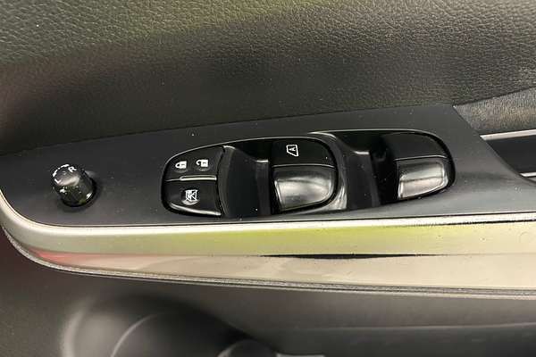 2015 Nissan Navara RX D23 Rear Wheel Drive