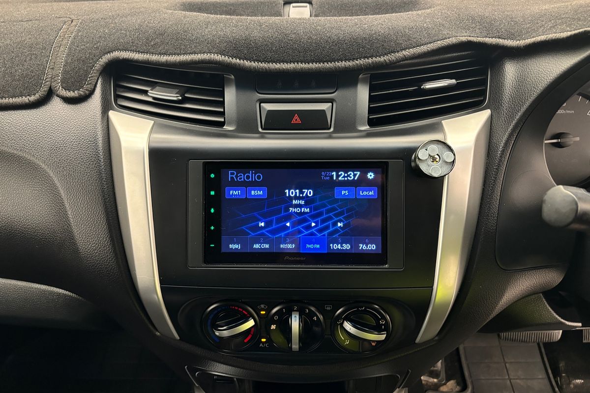 2015 Nissan Navara RX D23 Rear Wheel Drive