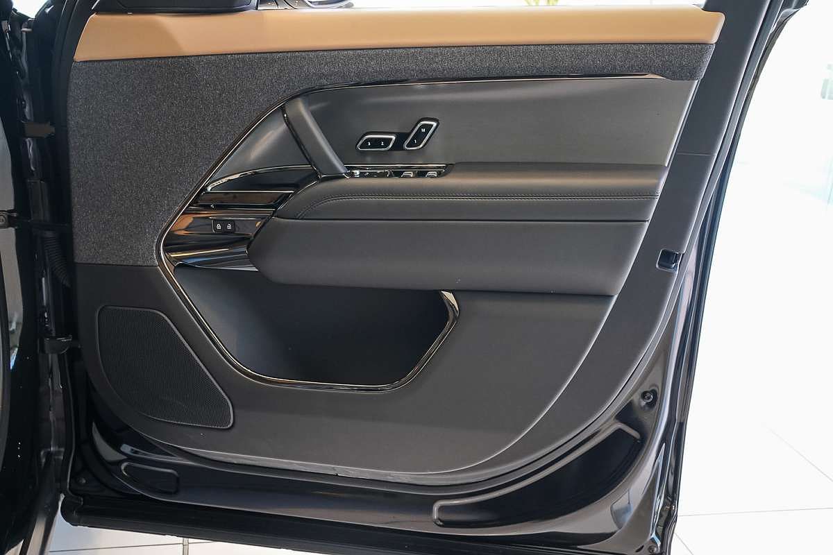 2025 Land Rover Range Rover Sport D300 Dynamic SE L461