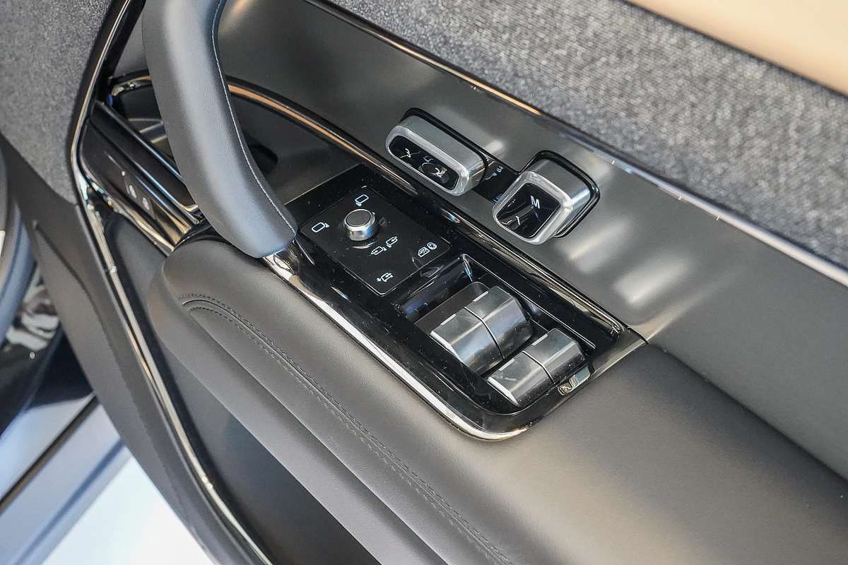 2025 Land Rover Range Rover Sport D300 Dynamic SE L461