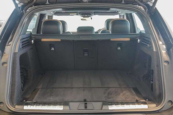 2025 Land Rover Range Rover Sport D300 Dynamic SE L461