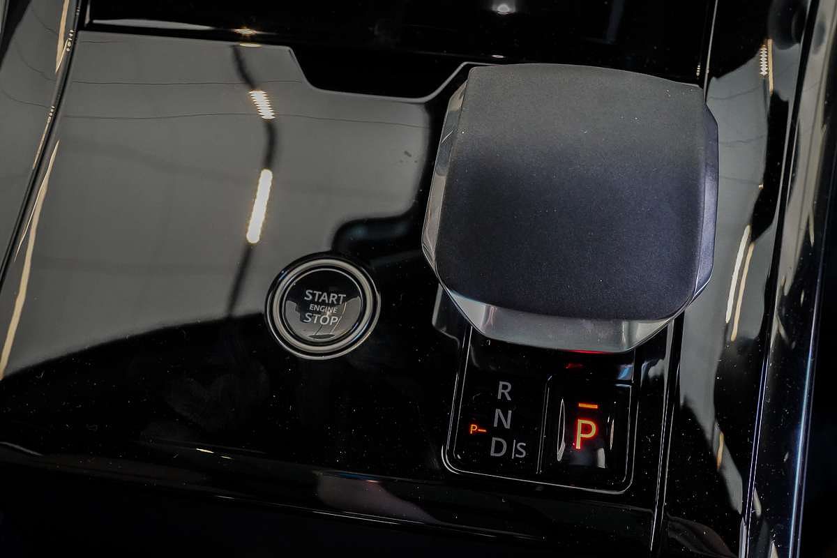 2025 Land Rover Range Rover Sport D300 Dynamic SE L461