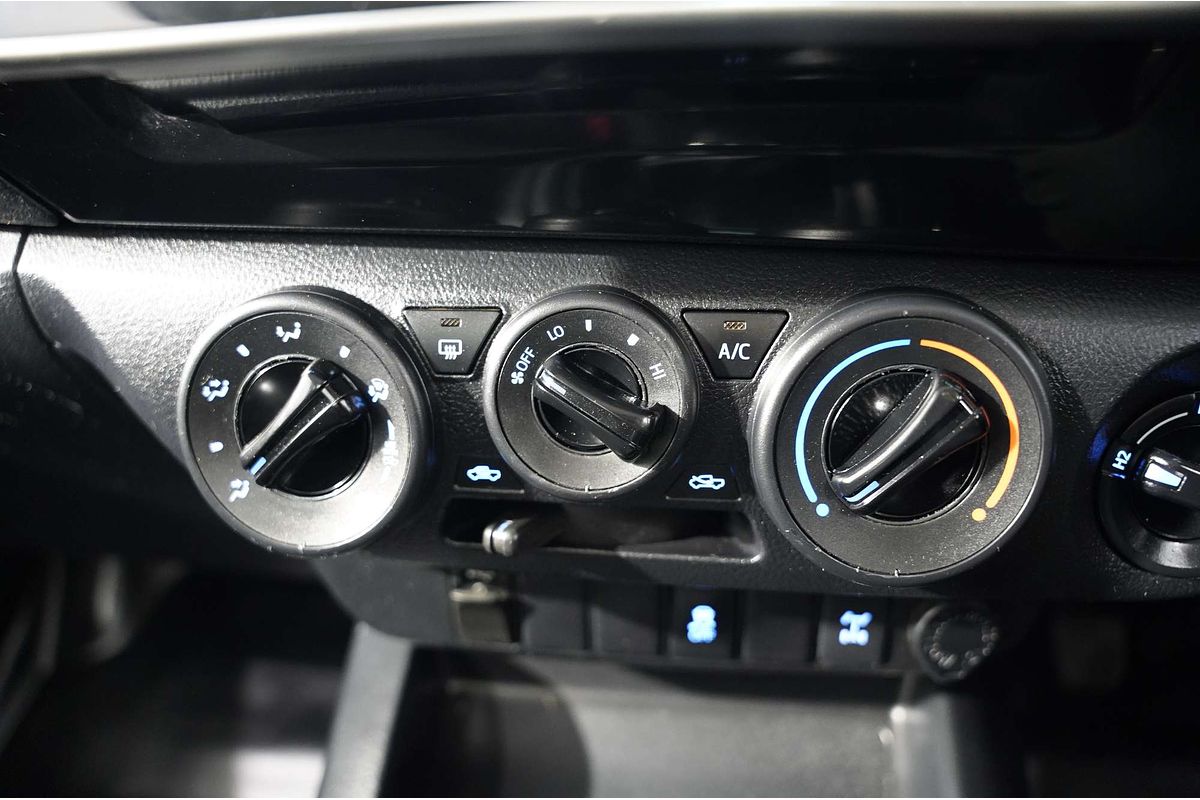 2018 Toyota Hilux SR GUN126R 4X4