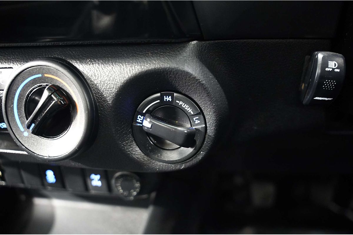 2018 Toyota Hilux SR GUN126R 4X4