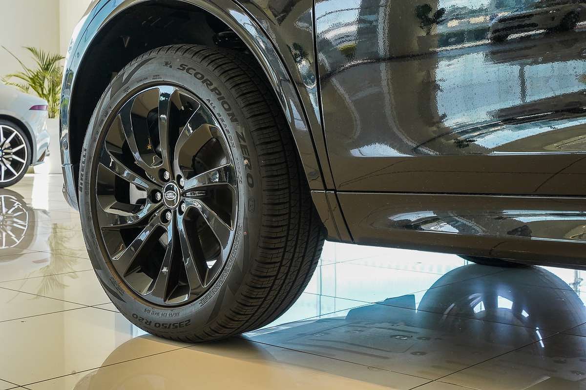 2025 Land Rover Discovery Sport P200 S L550
