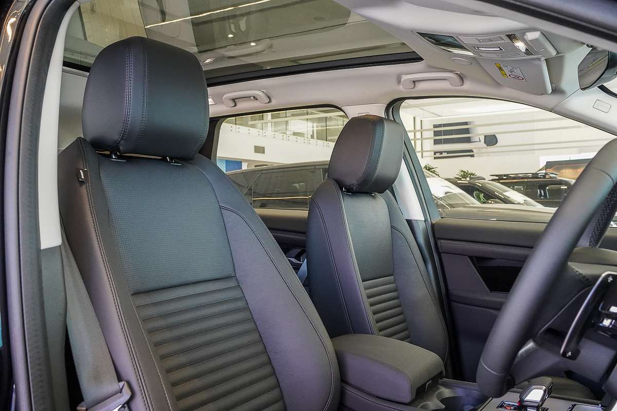 2025 Land Rover Discovery Sport P200 S L550