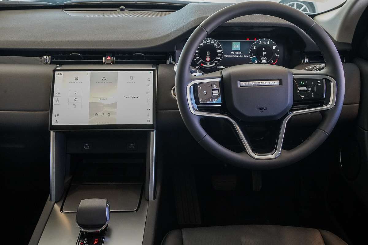 2025 Land Rover Discovery Sport P200 S L550