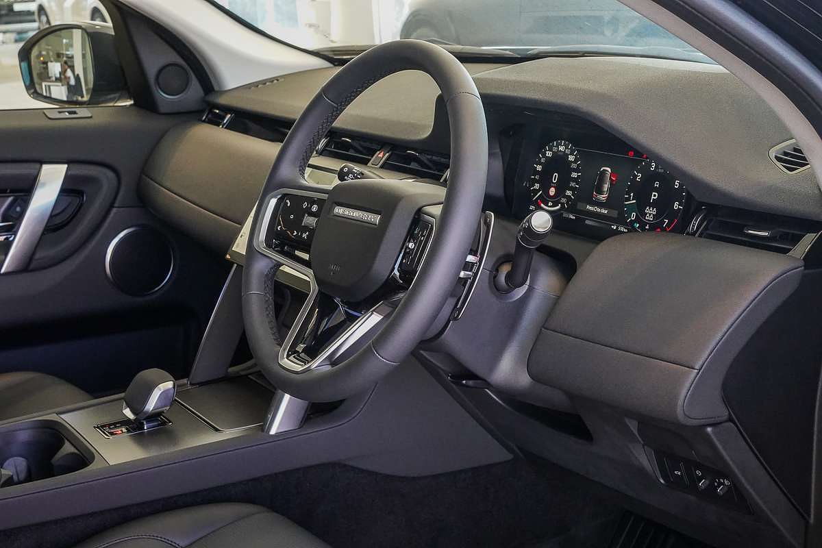 2025 Land Rover Discovery Sport P200 S L550