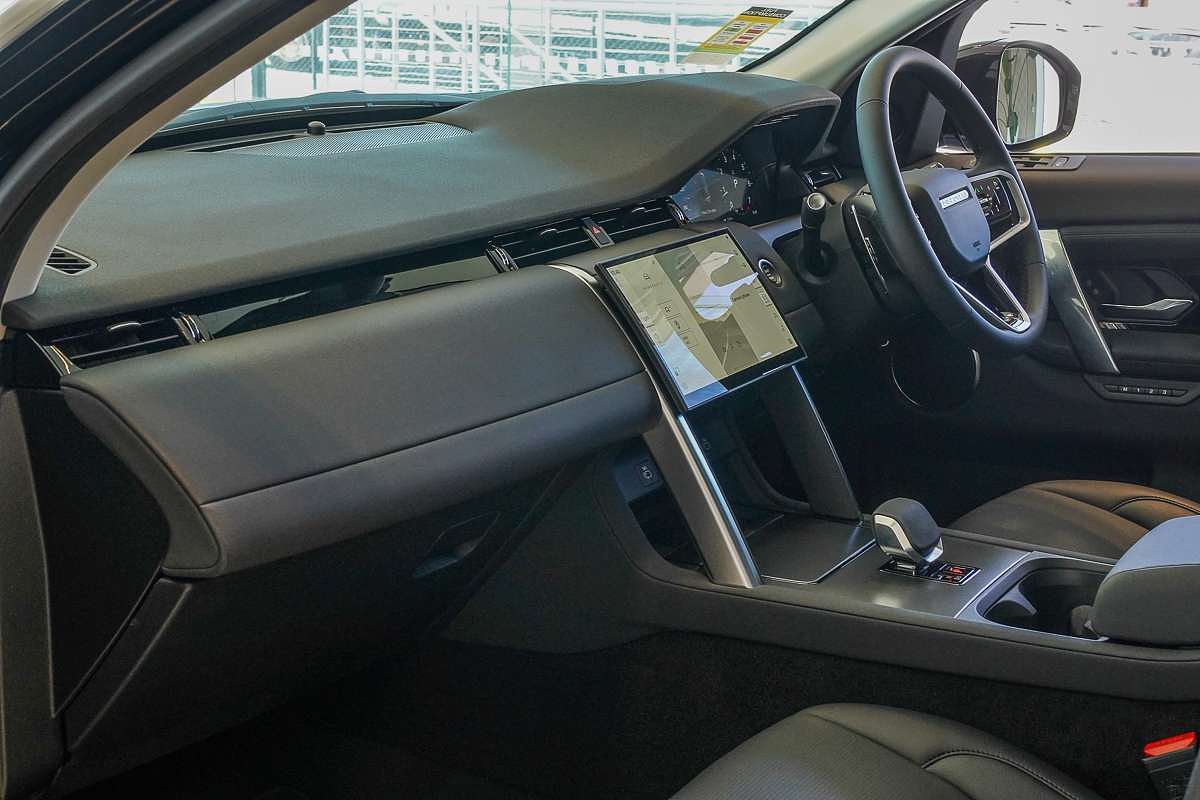 2025 Land Rover Discovery Sport P200 S L550