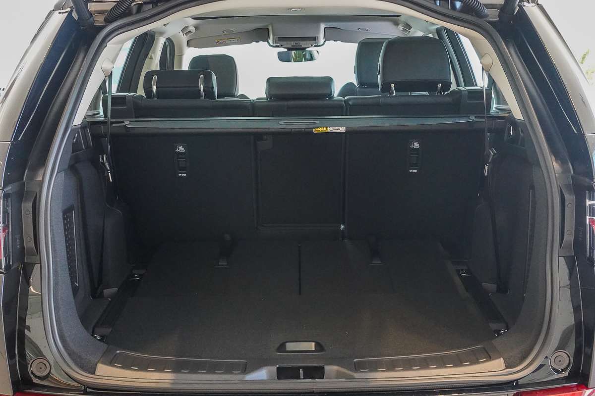 2025 Land Rover Discovery Sport P200 S L550