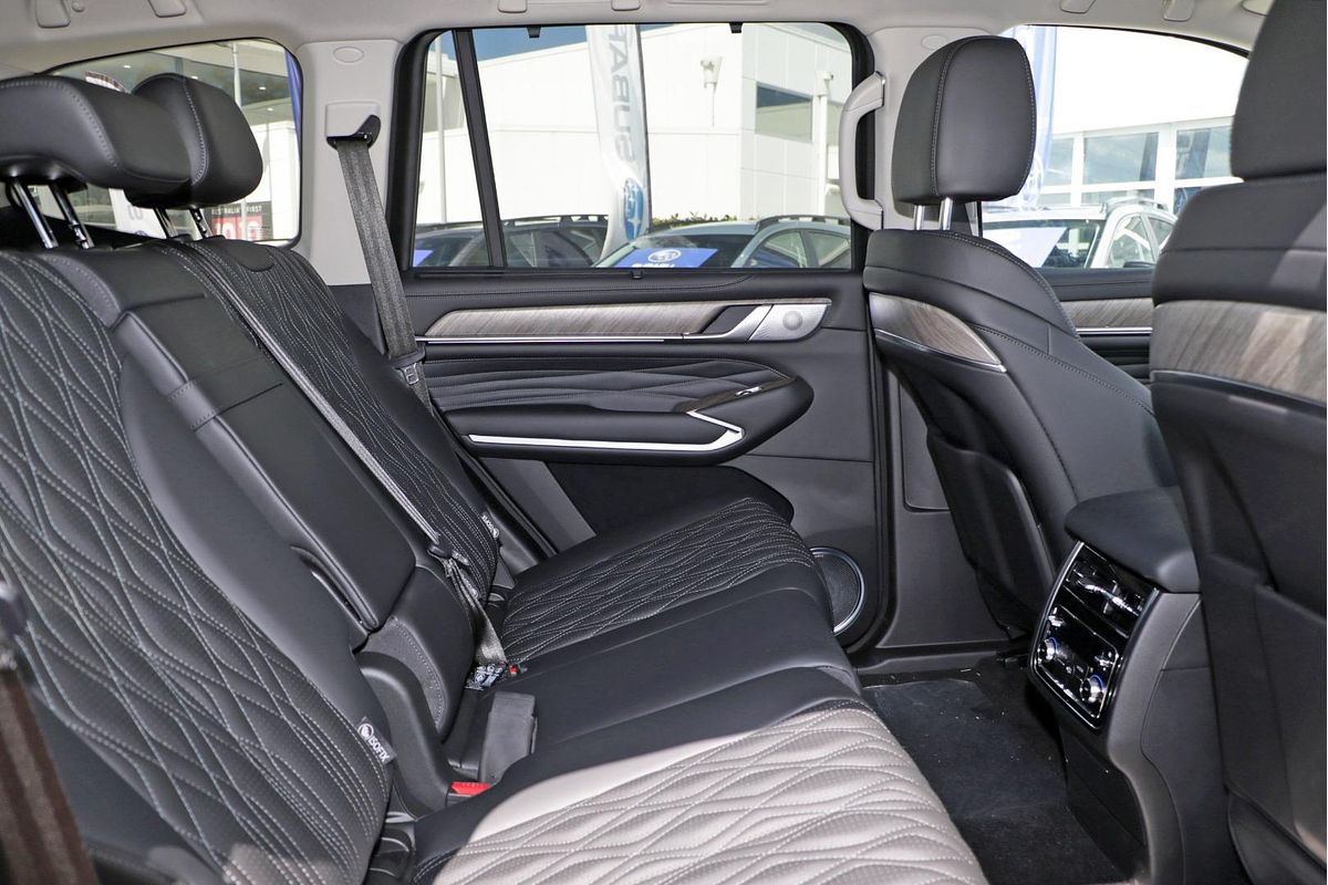 2024 GWM Tank 500 Ultra Hybrid P03