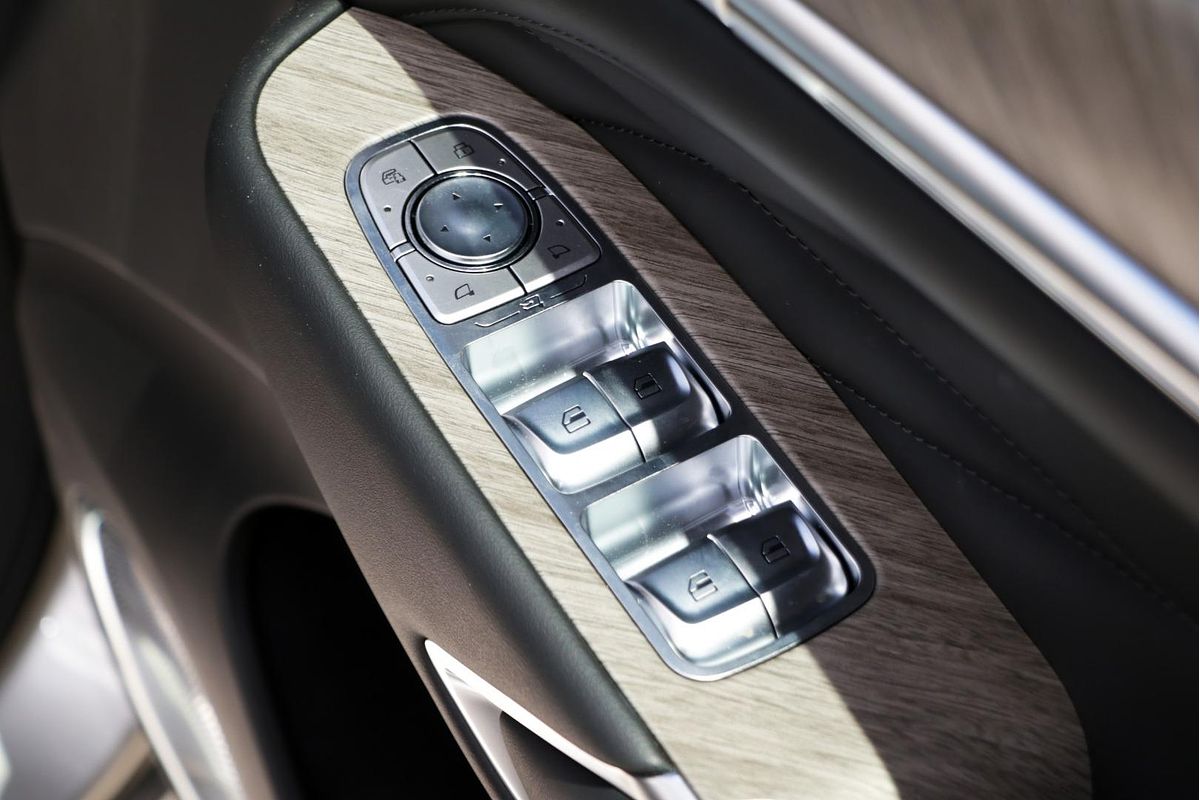 2024 GWM Tank 500 Ultra Hybrid P03